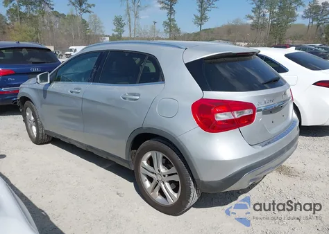2016 Mercedes-Benz Gla 250 z USA, uszkodzony, nr VIN WDCTG4EB2GJ256889